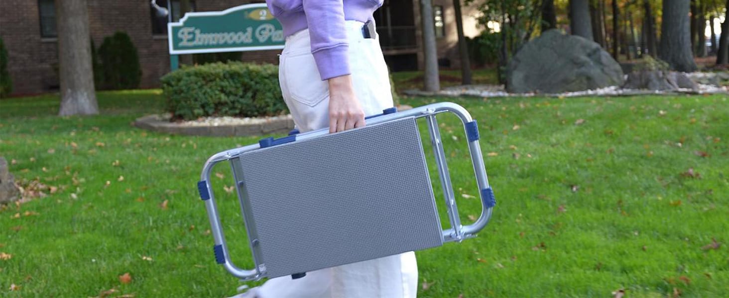 LIGHTWEIGHT & FOLDABLE